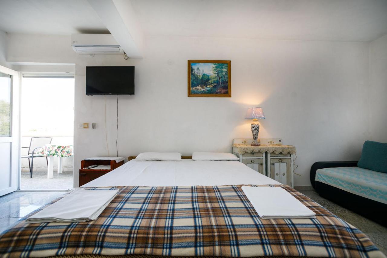 Marie I Nikola Apartment Krk Town Exterior photo